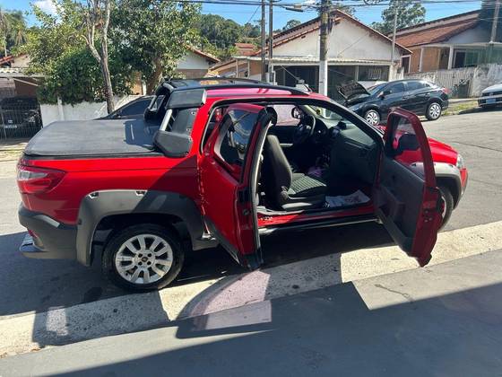 FIAT STRADA 1.8 MPI ADVENTURE CD 16V FLEX 3P AUTOMATIZADO FIAT STRADA 1.8 MPI ADVENTURE CD 16V FLEX 3P AUTOMATIZADO